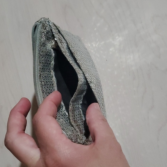 Silver quality sequins wallet 2 zipper compartments 3 slit pockets ID slot - Picture 8 of 10